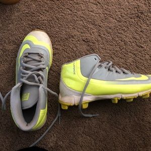 Boys Nike baseball cleats